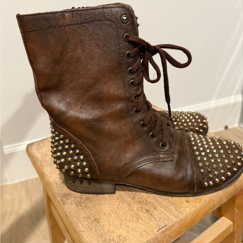 Steve Madden Tarnney Studded Leather Ankle Boots SZ 9.5